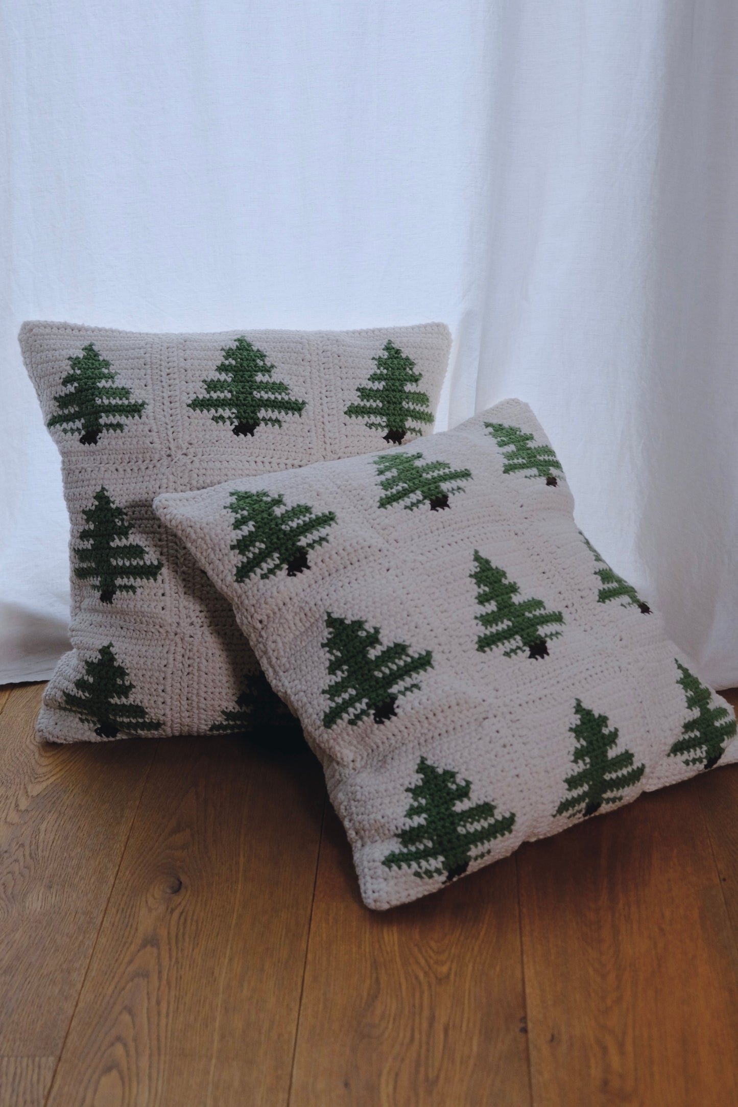 Christmas Tree Pillowcase Crochet Pattern 🎄